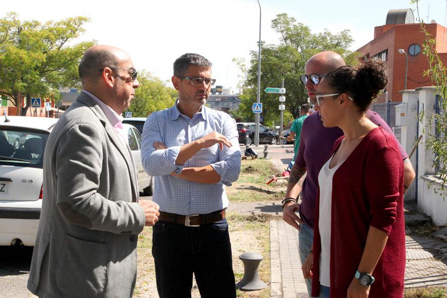 Alcalde Rafael Sanchez y concejal Cristina Martinez. Visita a las Intervenciones en Calle San Juan Artesano - 2019