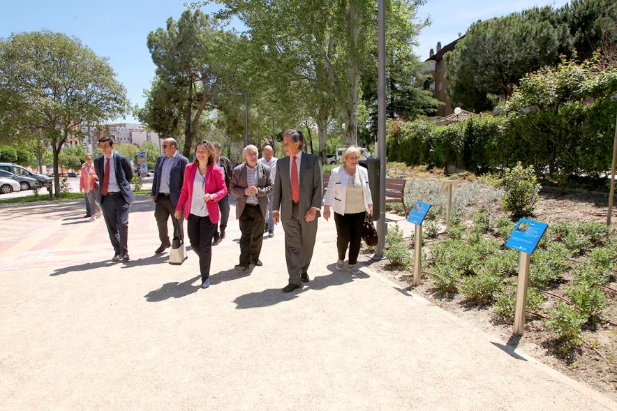 Alcalde Ignacio de Vinuesa y autoridades visitando las instalaciones del Parque de Canarias. 