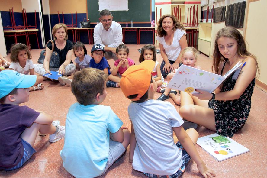 Alcalde Rafael Sánchez, Cristina Martínez y Ofelia Culebrada. Visita Colonias de Verano CEIP Valdepalitos - 2019