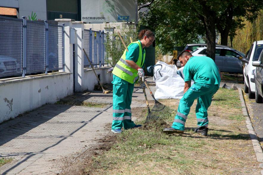 Trabajadores de mantenimiento. Visita a las Intervenciones en Calle San Juan Artesano - 2019