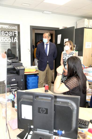 Visita del Consejero de Justicia de la CAM a los Juzgados de Alcobendas - Imagen de un momento de la visita el consejero de Justicia, Interior y Víctimas del Gobierno regional, Enrique López a los juzgados de Alcobendas.