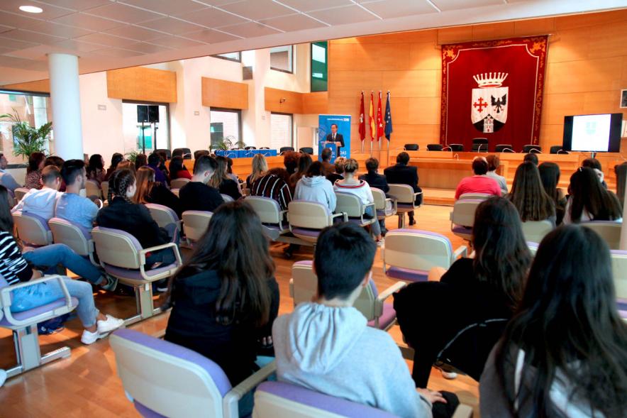 Evento visto desde detrás del público