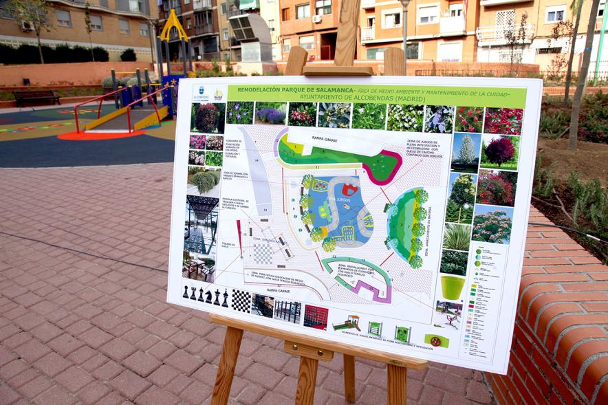 Visita a Obras de Parque Canarias y Parque Calle Salamanca - Primer plano del cartel de la zona remodelada.