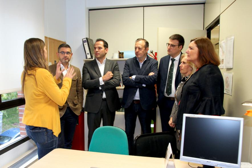 Representación del consistorio y autoridades en vista a la oficina de PMORVG. 