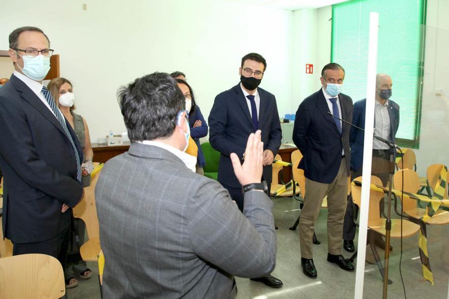 Visita del Consejero de Justicia de la CAM a los Juzgados de Alcobendas - Imagen de un momento de la visita del consejero  Enrique López acompañado por el vicealcalde Miguel Ángel Arranz y la nueva Decana Verónica Caravantes entre otras personalidades.