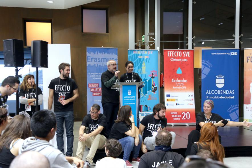 Apertura Evento Anual de Servicio Voluntario Europeo - Imagen de personas asistentes.