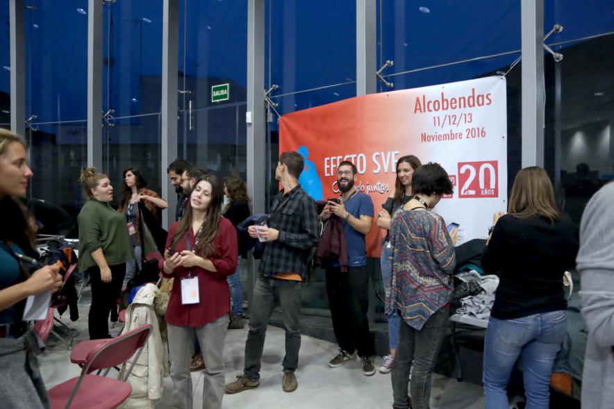 Apertura Evento Anual de Servicio Voluntario Europeo - Imagen de personas asistentes.