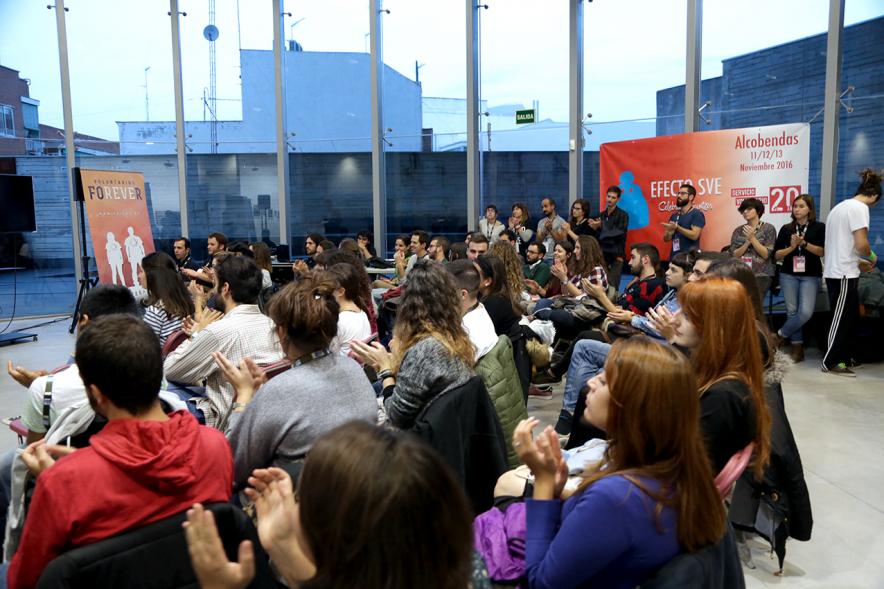 Apertura Evento Anual de Servicio Voluntario Europeo - Imagen de personas asistentes.