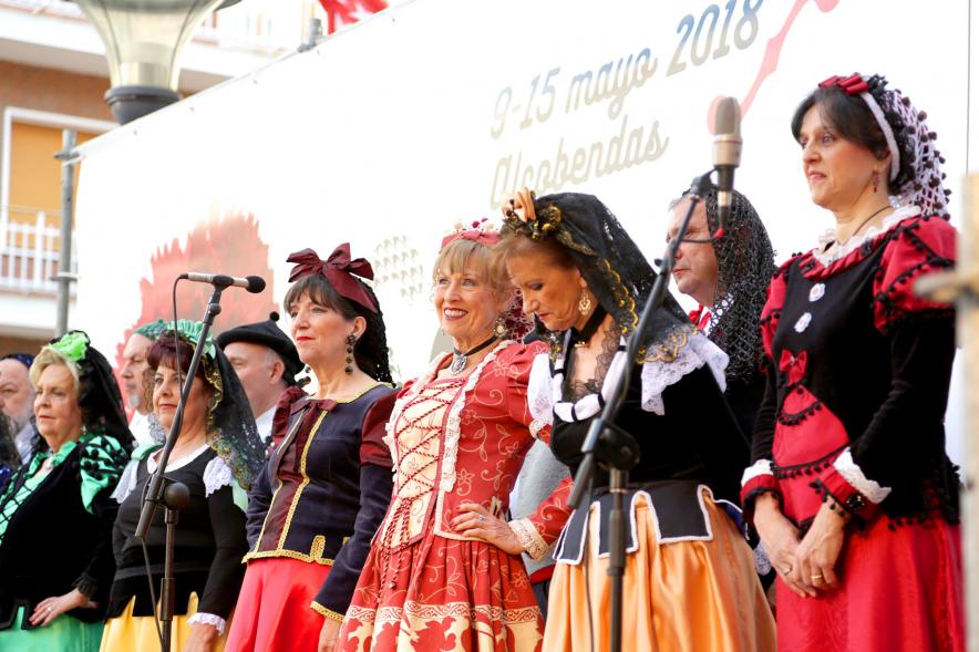 Mujeres con traje típico