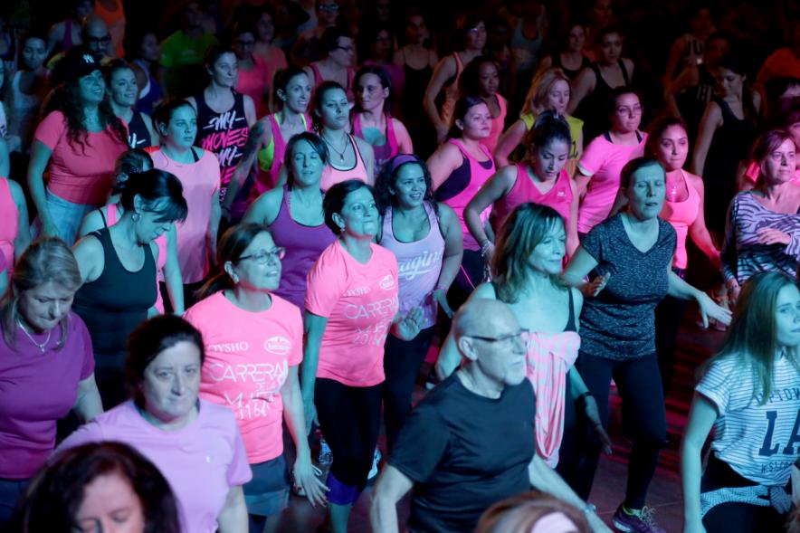Masterclass Zumba Solidario AECC - Imagen del público asistente a la Masterclass de zumba.