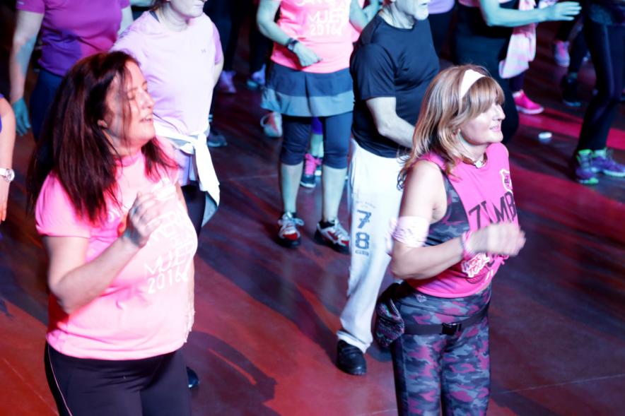 Masterclass Zumba Solidario AECC - Imagen del público asistente a la Masterclass de zumba.