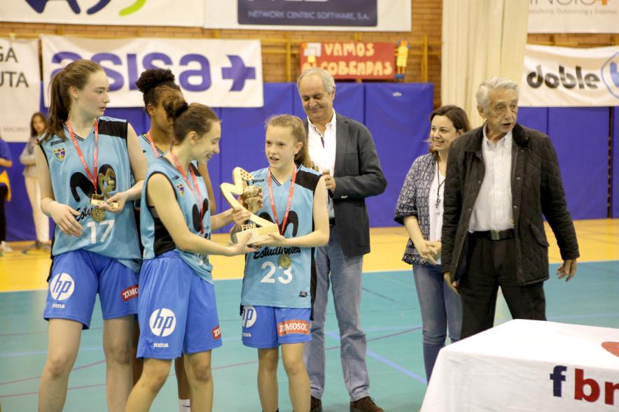 Fase Final Infantil Femenino Preferente de Baloncesto -  Imagen de uno de los equipos.