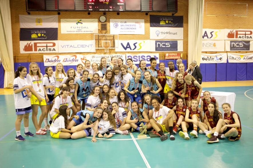 Fase Final Infantil Femenino Preferente de Baloncesto - Posado de todos los equipos.