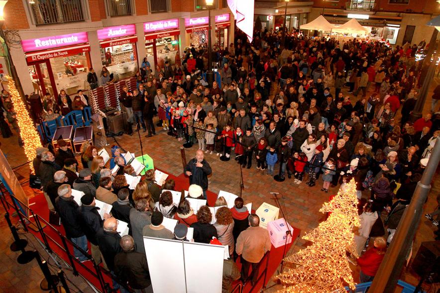 Encendido de Luces de Navidad 2018 - Cenital de la coral y el publico asistente.
