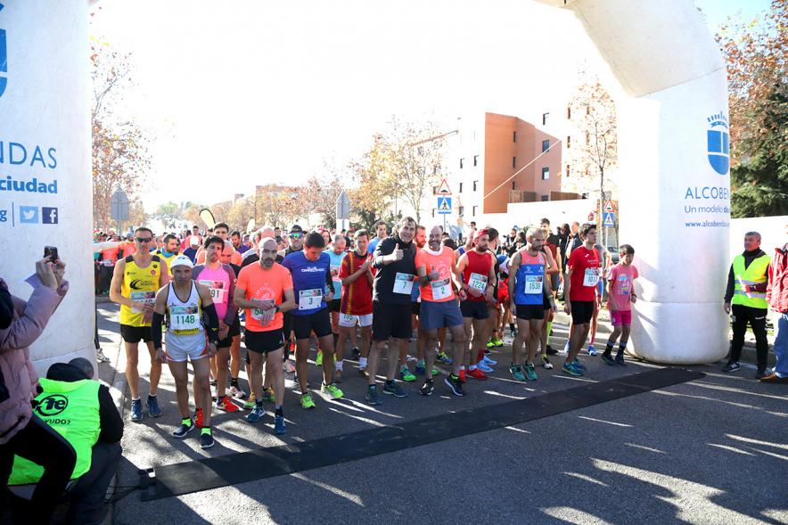 San Silvestre 2018 - Imagen de los corredores preparando la salida.