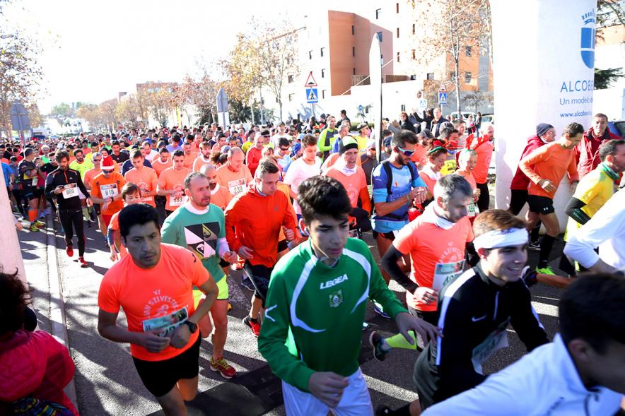 San Silvestre 2018 - Primer plano de los corredores en  la salida.
