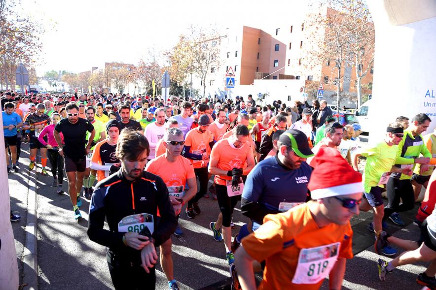 San Silvestre 2018 - Primer plano de los corredores preparando la salida.