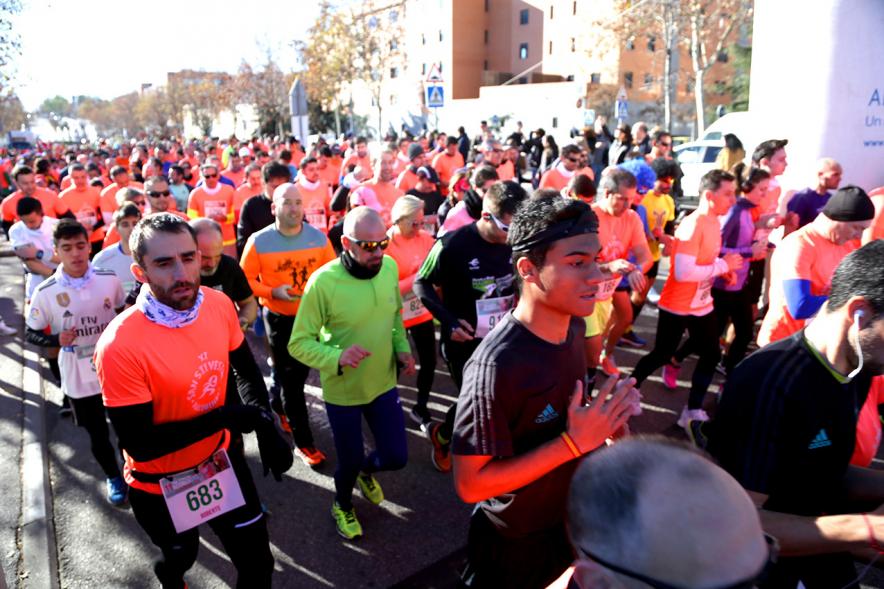 San Silvestre 2018 -  Primer plano de los corredores en  la salida.