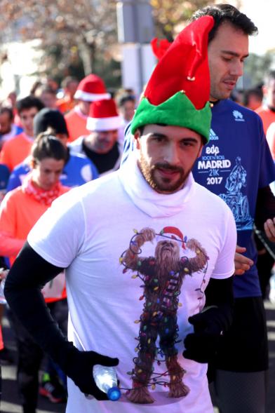 San Silvestre 2018 - Primer plano de un corredor disfrazado de Elfo.