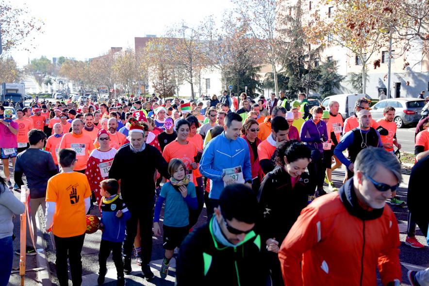 San Silvestre 2018 - Primer plano de los corredores preparando la salida