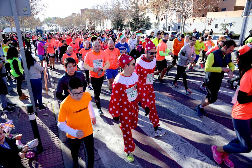 San Silvestre 2018 - Primer plano de los corredores preparando la salida.