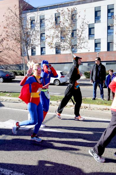 San Silvestre 2018 - Imagen de varios corredores disfrazados de superhéroes.