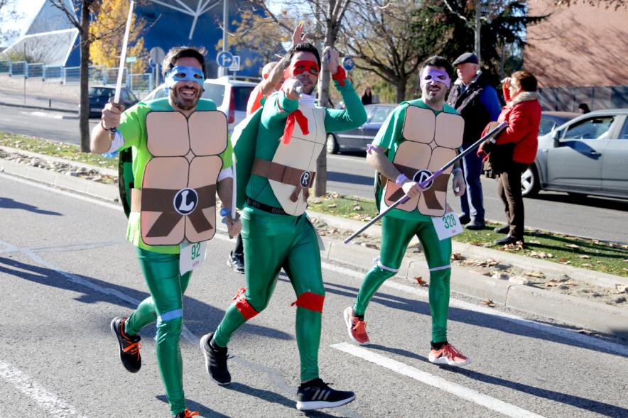 San Silvestre 2018 - Grupo de corredores disfrazados de las Tortugas Ninja.