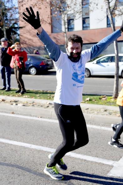 San Silvestre 2018 - Imagen en un  sonriente corredor.