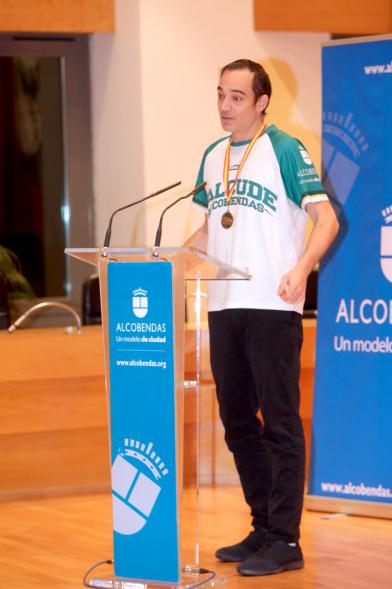 Recepción VALCUDE Alcobendas - Campeones de España -  Discurso de uno de los jugadoras.