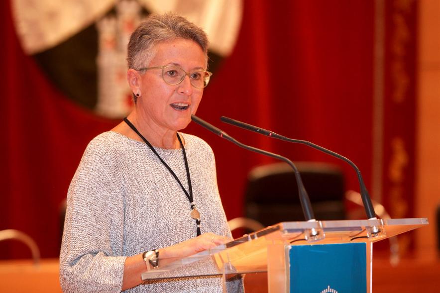 Recepción VALCUDE Alcobendas - Campeones de España - Primer plano del discurso de una  entrenadora del equipo,.