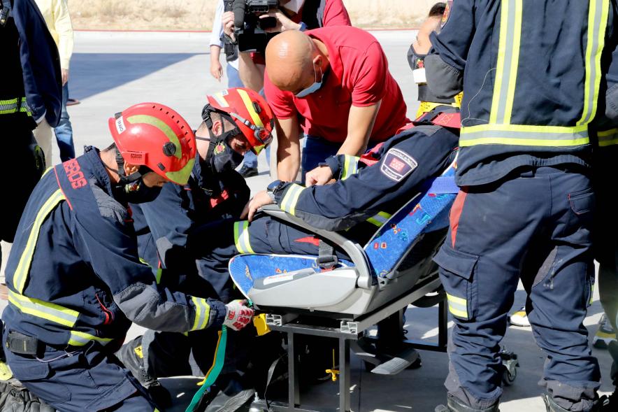   Visita y Presentación del Coche mas Seguro en Parque de Bomberos - Imagen de un momento de la demostración.
