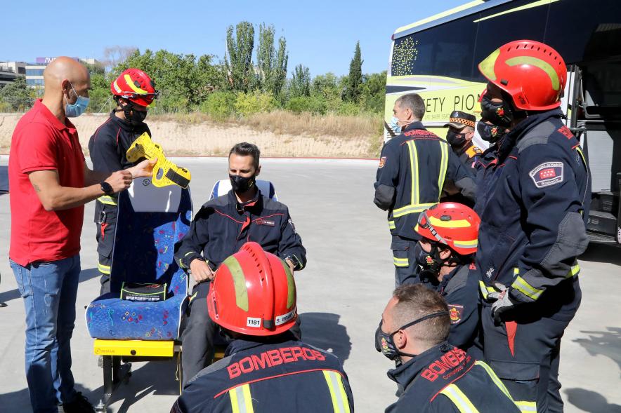  Visita y Presentación del Coche mas Seguro en Parque de Bomberos - Imagen de un momento de la demostración.