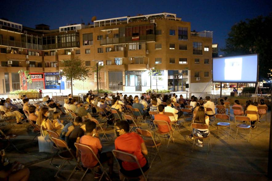 Fotonoche 2021 -  Panorámica nocturna de los asistentes. 