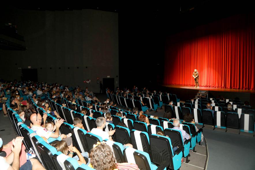  Gala de Magia a Favor del Pueblo Saharaui - Imagen panorámica de la sala donde se celebra la Gala.