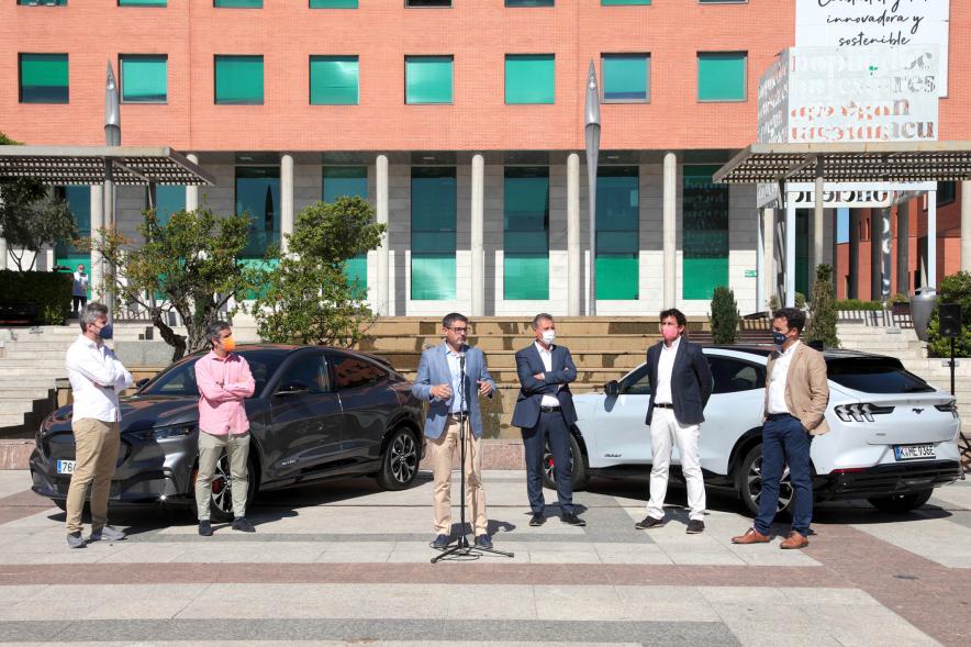 Presentación Programa Piloto Notificaciones Push en Vehículos Ford - Imagen del alcalde Rafael Sánchez Acera, en un momento de su discurso.
