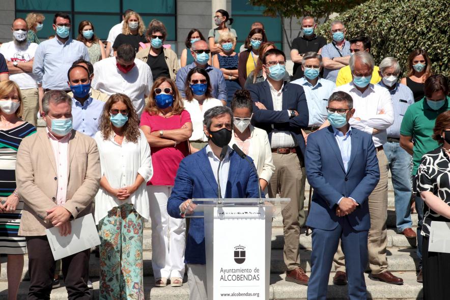  Acto de Recuerdo de Miguel Ángel Blanco -  Imagen del vicealcalde Aitor Retolaza pronunciando unas palabras.