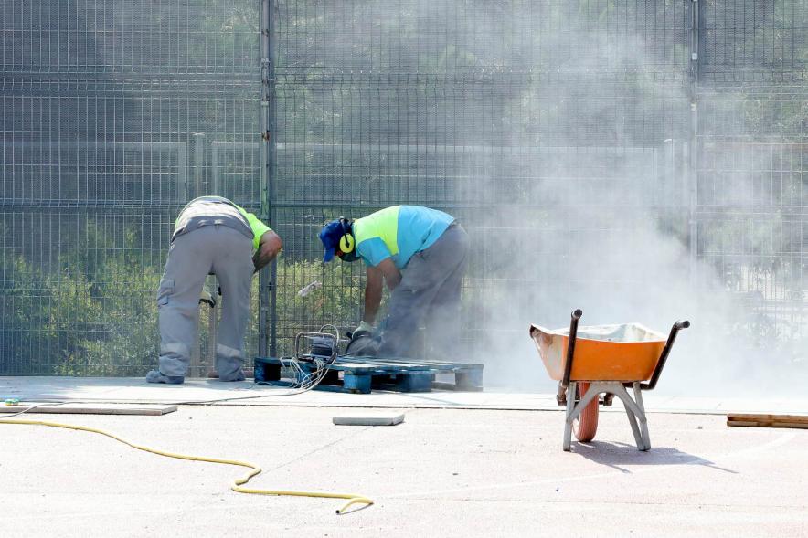 Visita a Obras de Colegios - Imagen de los trabajadores municipales.
