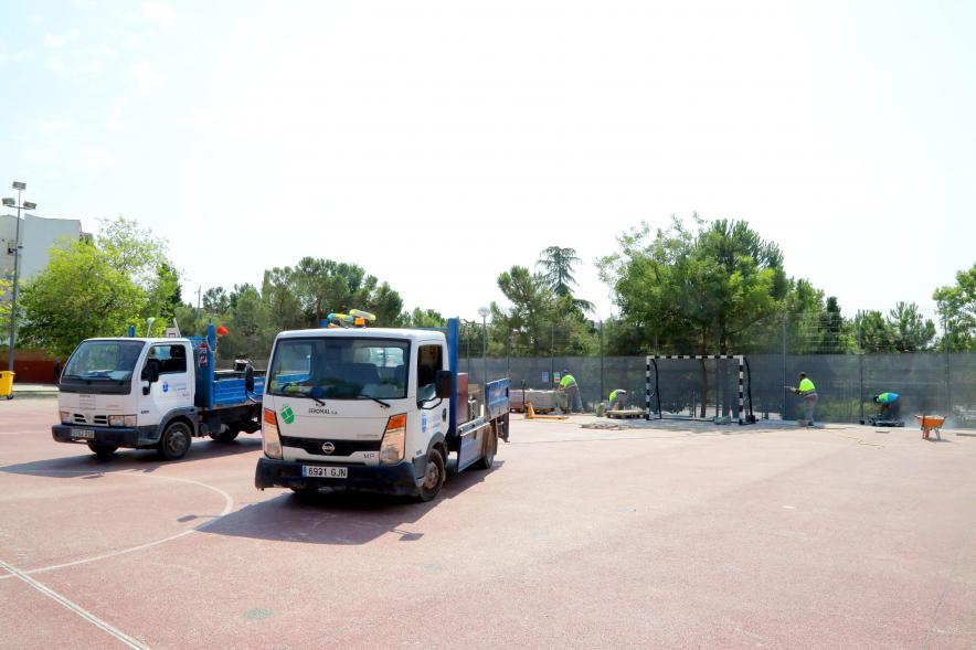  Visita a Obras de Colegios - Imagen de los trabajadores municipales.