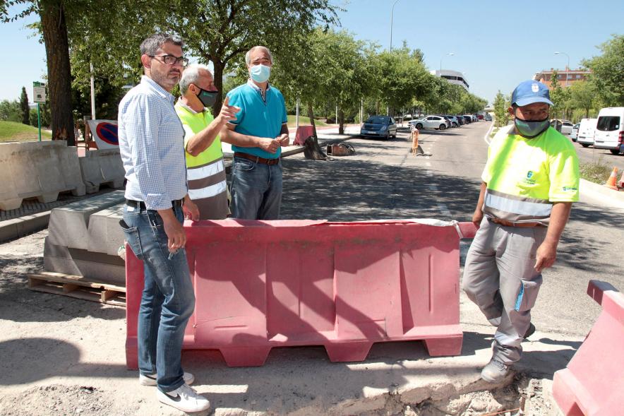  Visita a Obras del Distrito Norte - Imagen del alcalde Rafael Sánchez Acera y el concejal del Distrito Norte José María Tovar en un momento de la visita.