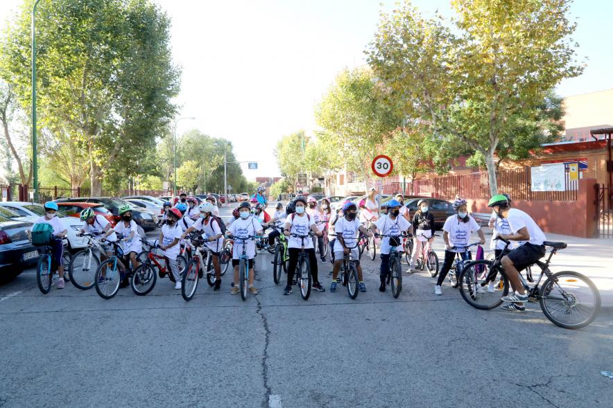 Alumnos participando