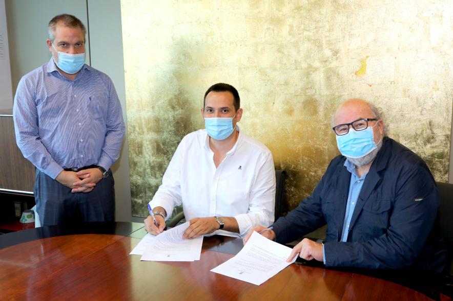 Momento de la firma