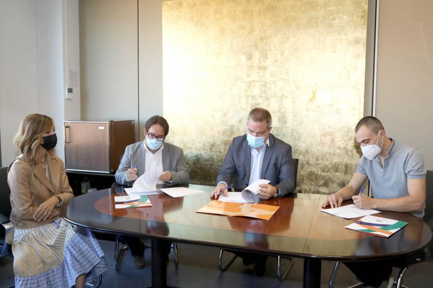 Momento de la firma