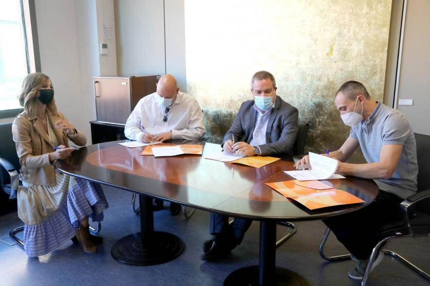 Momento de la firma