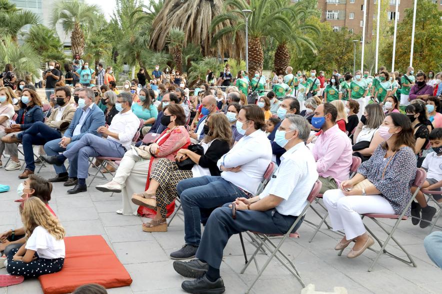 Inauguración de la Escuela de Circo - Imagen panorámica de la plaza del Invernadero del Arroyo de la Vega, donde se celebra la inauguración.