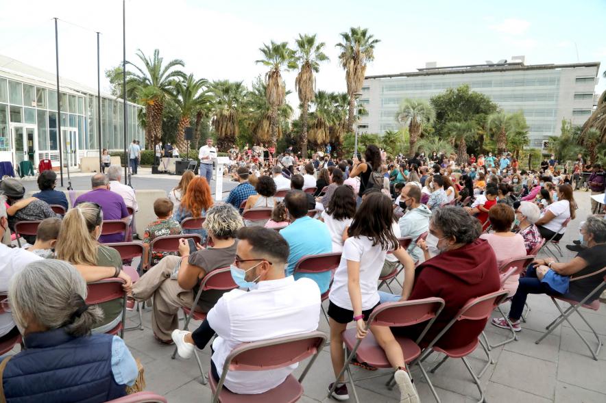 Inauguración de la Escuela de Circo - Imagen lejana de un momento del discurso del alcalde Rafael Sánchez Acera.