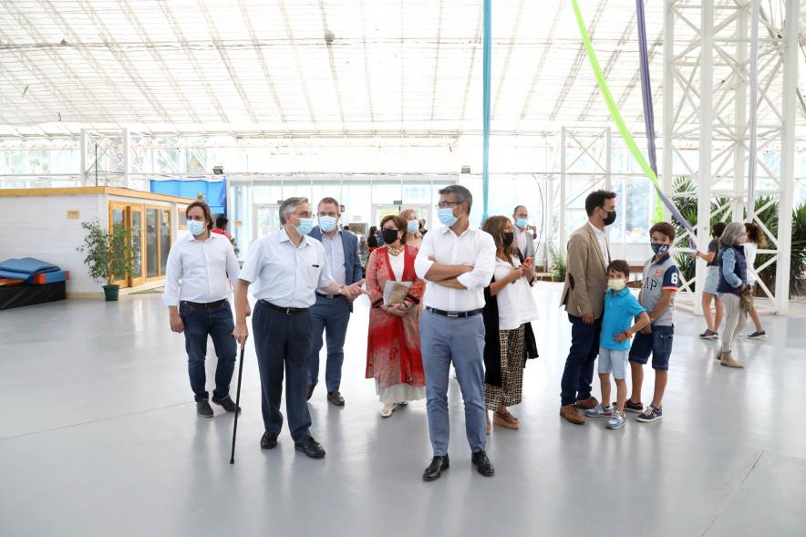 Inauguración de la Escuela de Circo - Imagen de la visita de las autoridades al interior de El Invernadero