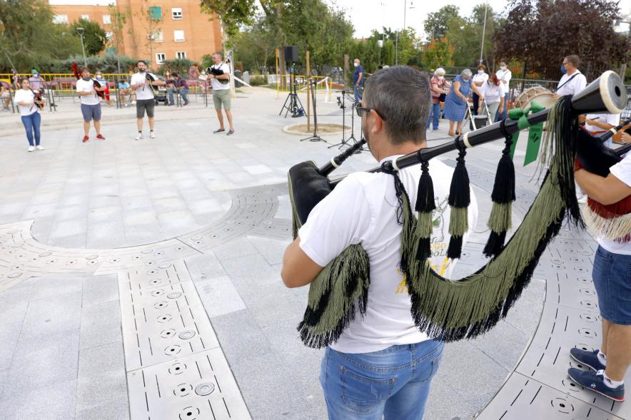 Día de la Santina de la Casa de Asturias en el Parque de Asturias y Cantabria - Imagen de un momento de la actuación de la Banda de Gaitas Respingo.