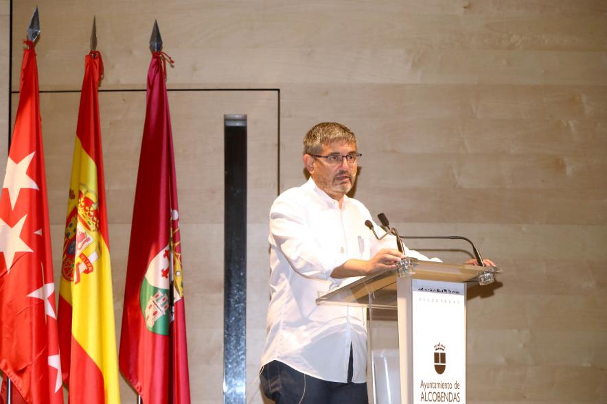 Presentación del Programa Cultural - Imagen del alcalde Rafael Sánchez Acera en un momento de la presentación.