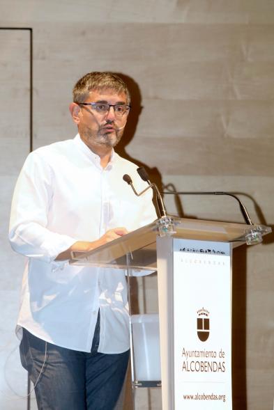 Presentación del Programa Cultural - Imagen del alcalde Rafael Sánchez Acera en un momento de la presentación.