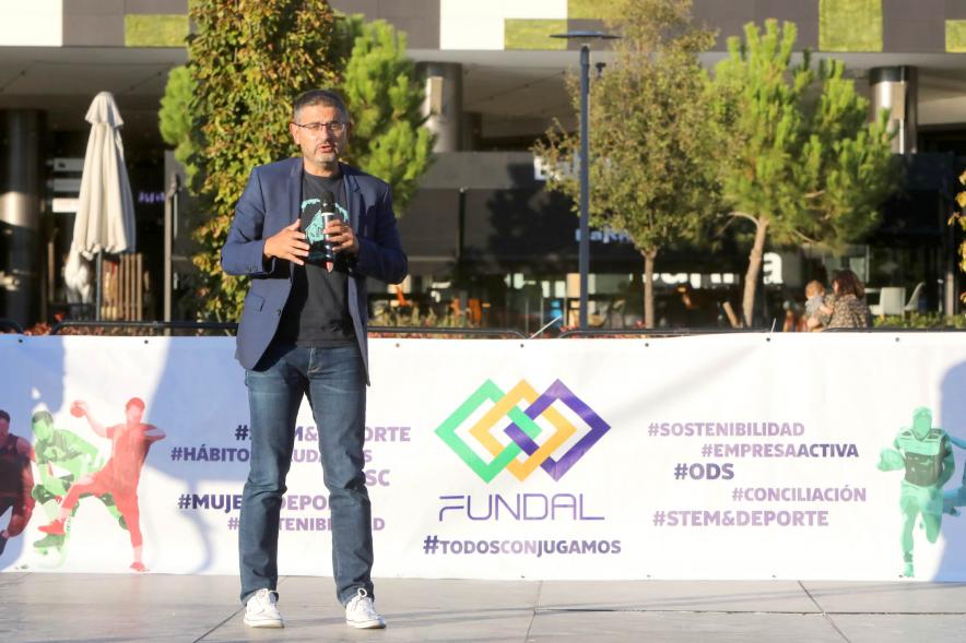 Alcalde Sánchez Acera durante discurso